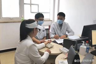 诺维茨基吃饭被认成里克-施密茨：不完全对 但我欣赏他的篮球知识